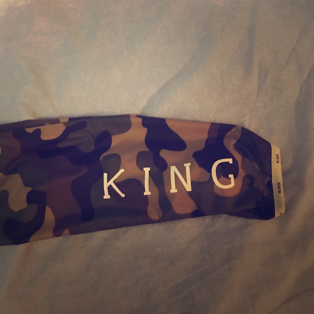 King Pull Over - image 1